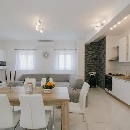 וילה Dagovi Vrsine